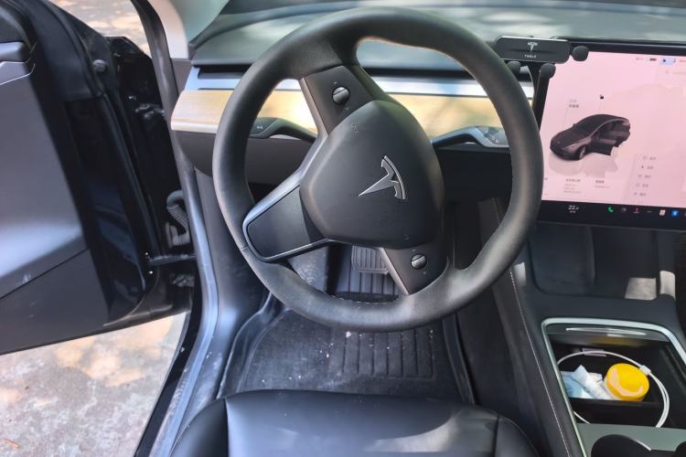 Used Tesla Model Y 2022 Rear-Wheel-Drive Version Steering Wheel