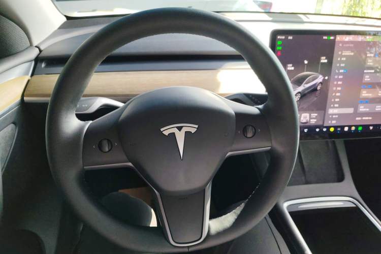 Used Tesla Model Y 2022 Revised Version Rear-Wheel Drive Steering Wheel