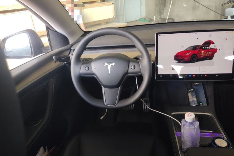 Used Tesla Model Y 2022 Performance High-Performance All-Wheel-Drive Version Steering Wheel