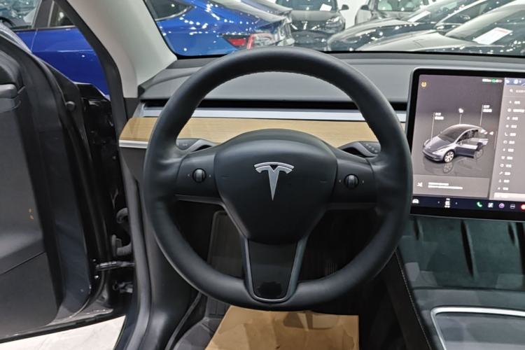 Used Tesla Model Y 2022 Revised Version Rear-Wheel Drive Steering Wheel