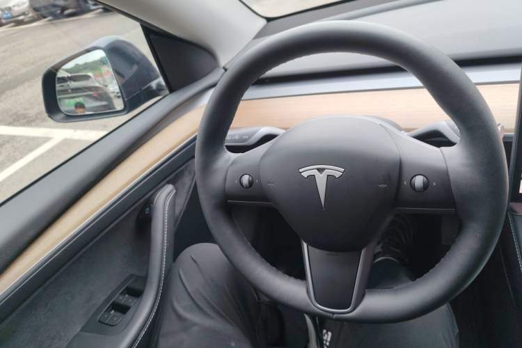 Used Tesla Model Y 2022 Revised Version Rear-Wheel Drive Steering Wheel