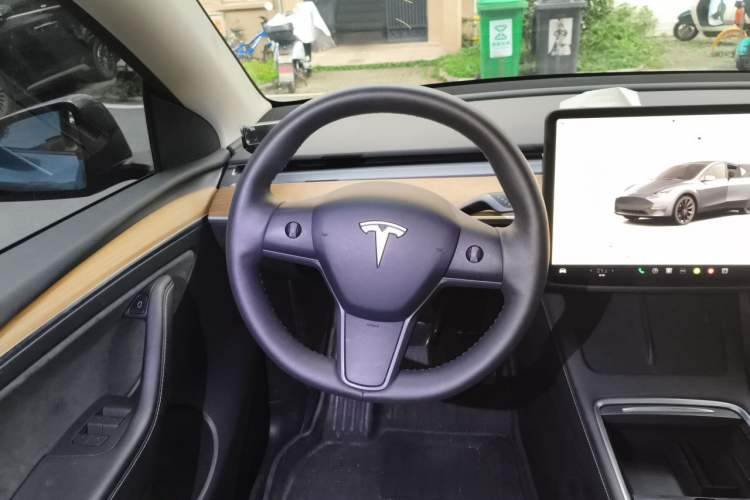 Used Tesla Model Y 2022 Rear-Wheel-Drive Version Steering Wheel