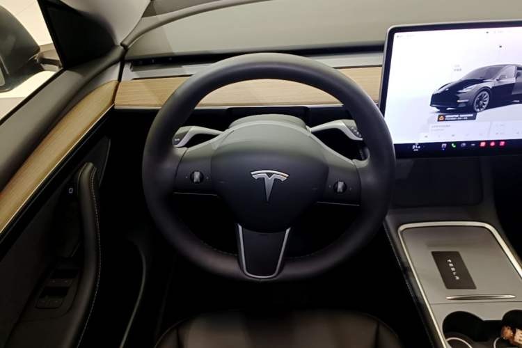 Used Tesla Model Y 2022 Rear-Wheel-Drive Version Steering Wheel