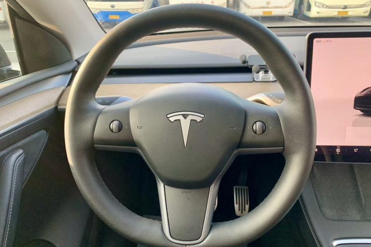 Used Tesla Model Y 2022 Rear-Wheel-Drive Version Steering Wheel