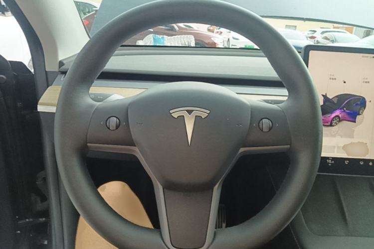Used Tesla Model Y 2022 Rear-Wheel-Drive Version Steering Wheel