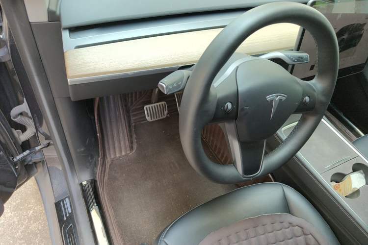 Used Tesla Model Y 2022 Revised Version Rear-Wheel Drive Steering Wheel