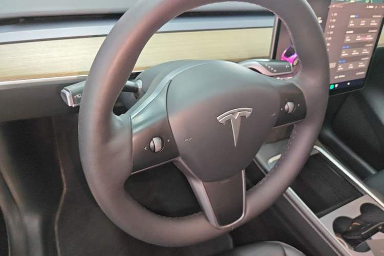 Used Tesla Model Y 2022 Revised Version Rear-Wheel Drive Steering Wheel