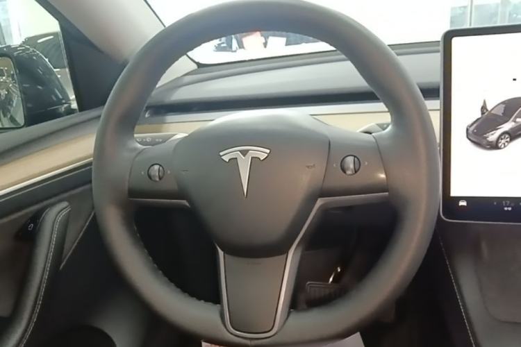 Used Tesla Model Y 2022 Revised Version Rear-Wheel Drive Steering Wheel