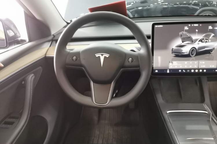 Used Tesla Model Y 2022 Rear-Wheel-Drive Version Steering Wheel
