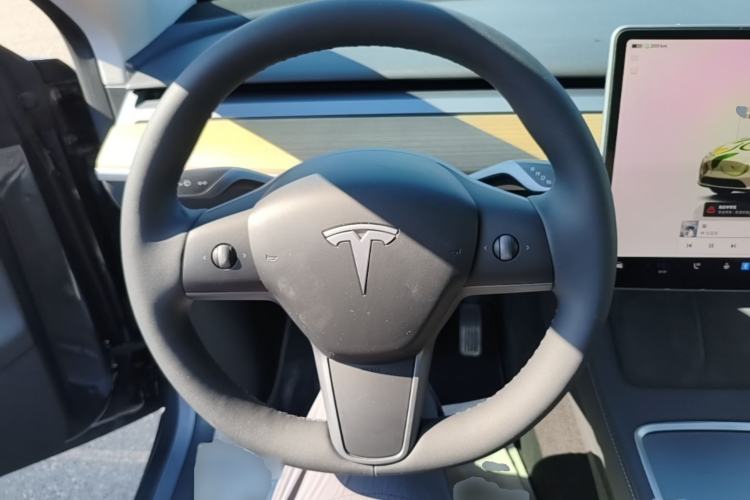 Used Tesla Model Y 2022 Rear-Wheel-Drive Version Steering Wheel