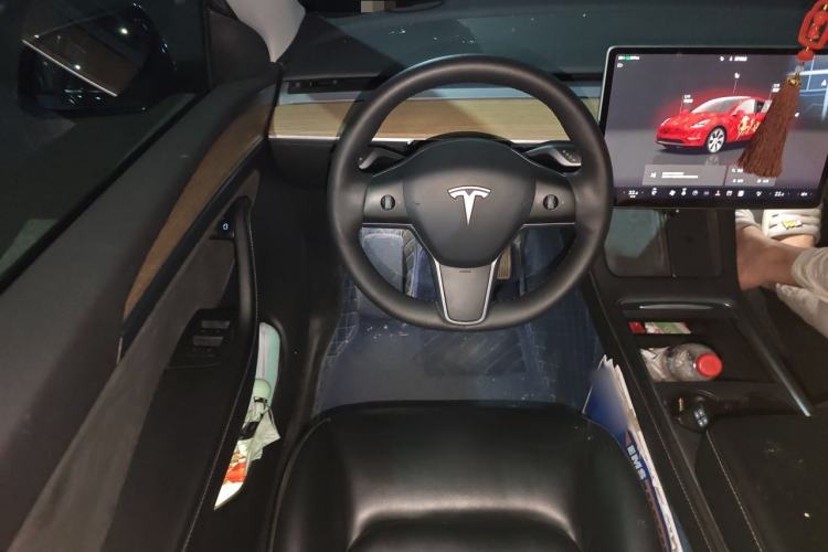Used Tesla Model Y 2022 Revised Version Rear-Wheel Drive Steering Wheel