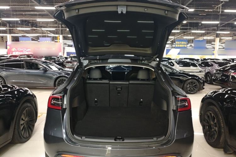 Used Tesla Model Y 2022 Rear-Wheel-Drive Version Trunk