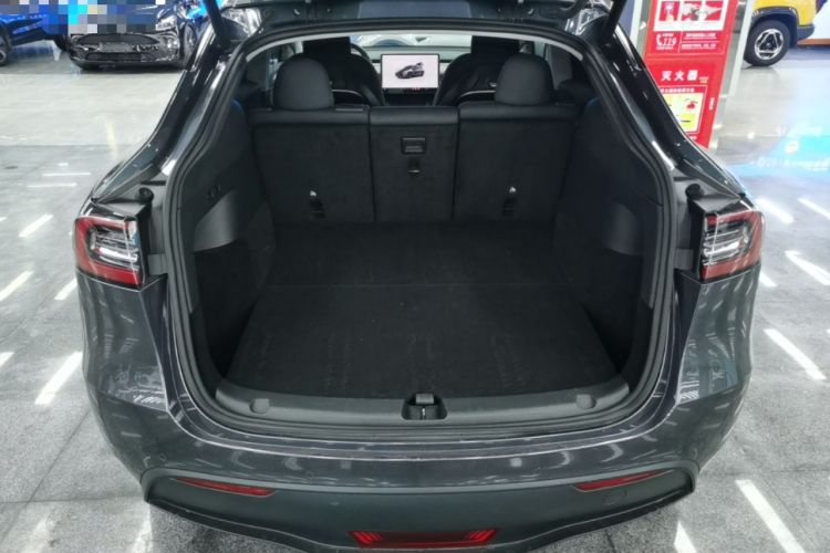 Used Tesla Model Y 2022 Performance High-Performance All-Wheel-Drive Version Trunk