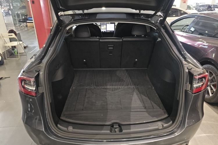 Used Tesla Model Y 2022 Rear-Wheel-Drive Version Trunk