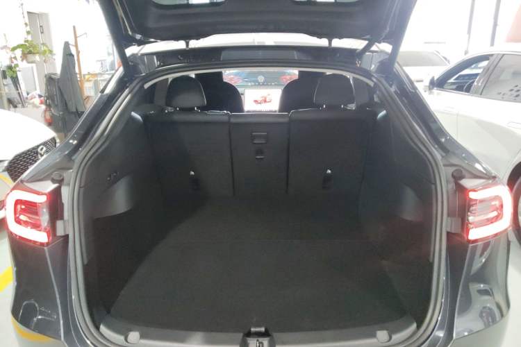 Used Tesla Model Y 2022 Performance High-Performance All-Wheel-Drive Version Trunk