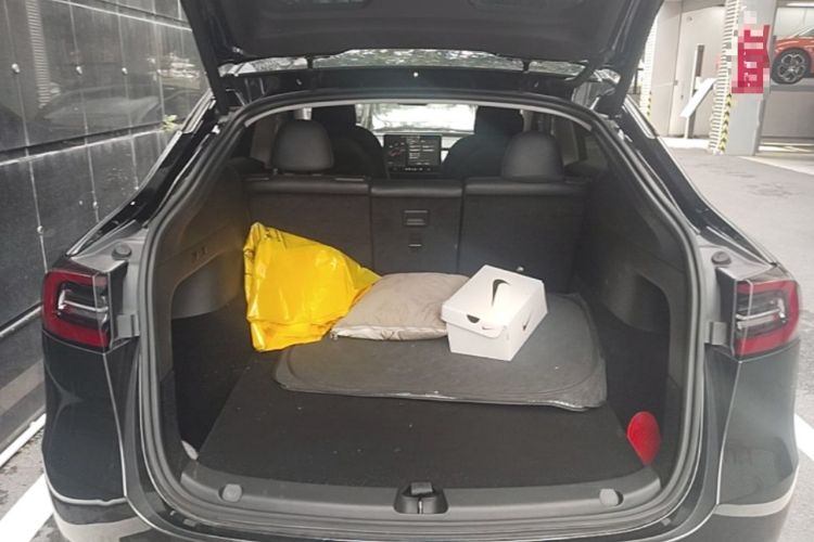 Used Tesla Model Y 2022 Rear-Wheel-Drive Version Trunk