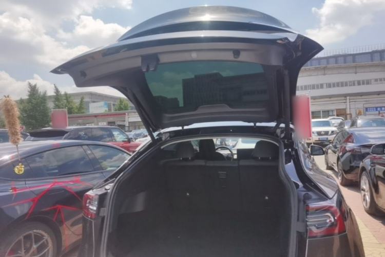 Used Tesla Model Y 2022 Rear-Wheel-Drive Version Trunk