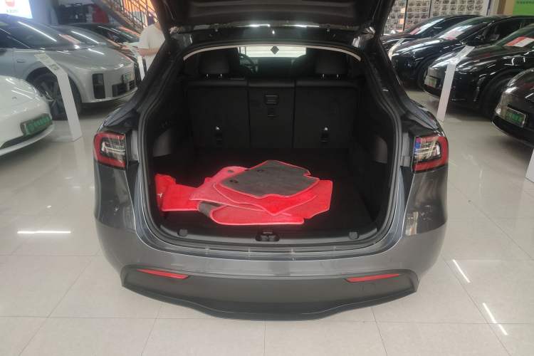 Used Tesla Model Y 2022 Performance High-Performance All-Wheel-Drive Version Trunk