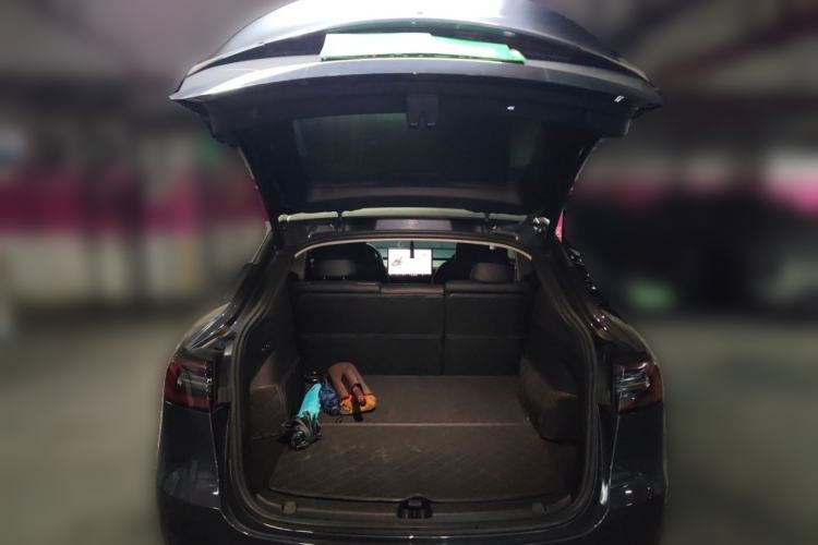 Used Tesla Model Y 2022 Rear-Wheel-Drive Version Trunk