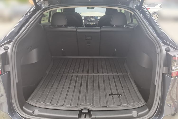 Used Tesla Model Y 2022 Performance High-Performance All-Wheel-Drive Version Trunk