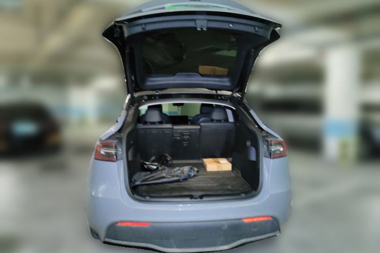 Used Tesla Model Y 2022 Rear-Wheel-Drive Version Trunk