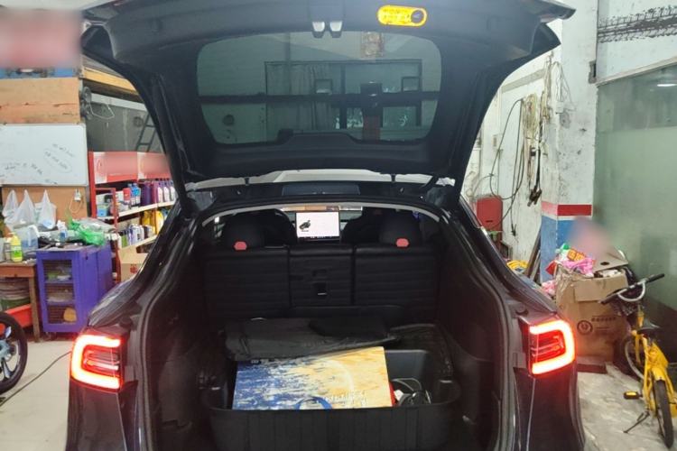 Used Tesla Model Y 2022 Rear-Wheel-Drive Version Trunk