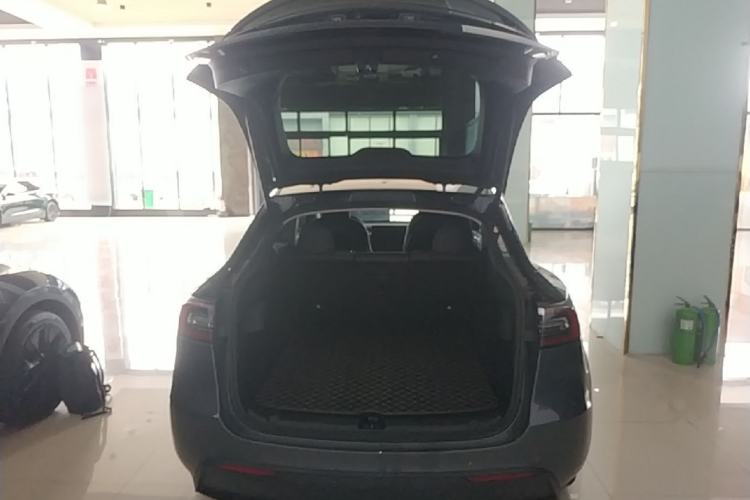 Used Tesla Model Y 2022 Performance High-Performance All-Wheel-Drive Version Trunk