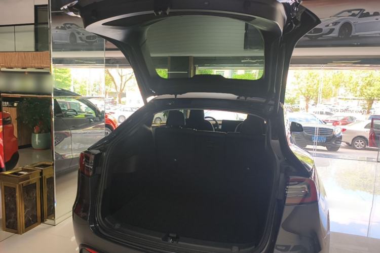 Used Tesla Model Y 2022 Performance High-Performance All-Wheel-Drive Version Trunk