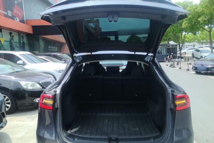 Used Tesla Model Y 2022 Rear-Wheel-Drive Version Trunk