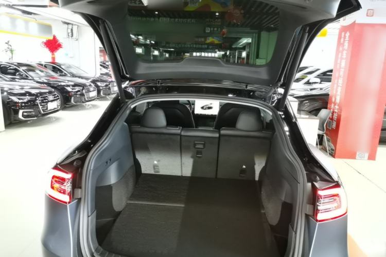 Used Tesla Model Y 2022 Rear-Wheel-Drive Version Trunk
