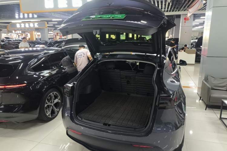 Used Tesla Model Y 2022 Performance High-Performance All-Wheel-Drive Version Trunk