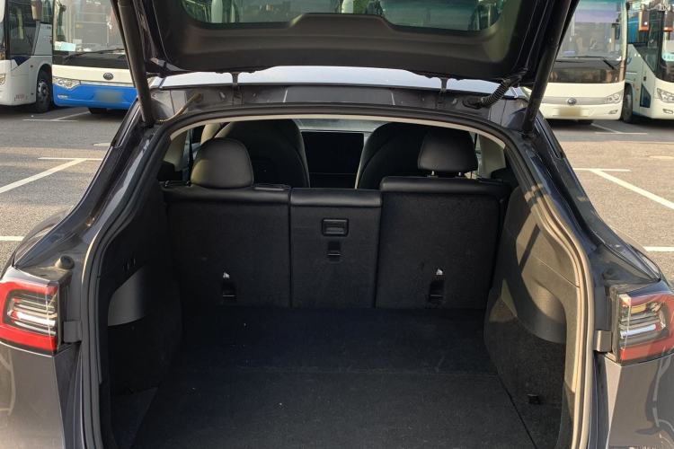 Used Tesla Model Y 2022 Rear-Wheel-Drive Version Trunk