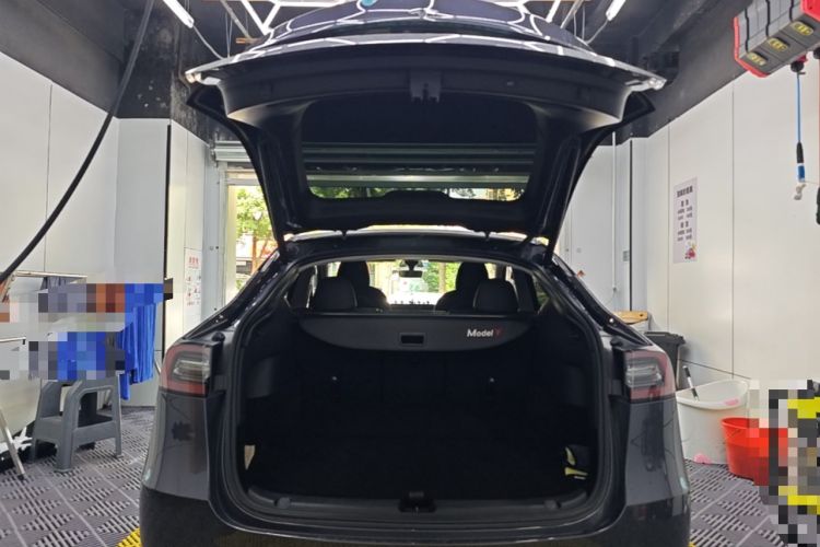 Used Tesla Model Y 2022 Rear-Wheel-Drive Version Trunk