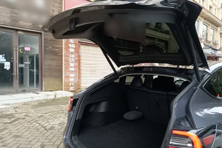 Used Tesla Model Y 2022 Rear-Wheel-Drive Version Trunk