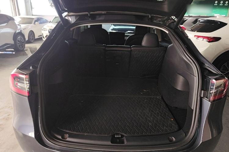 Used Tesla Model Y 2022 Rear-Wheel-Drive Version Trunk
