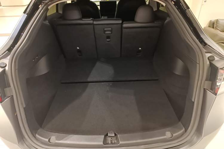 Used Tesla Model Y 2022 Rear-Wheel-Drive Version Trunk