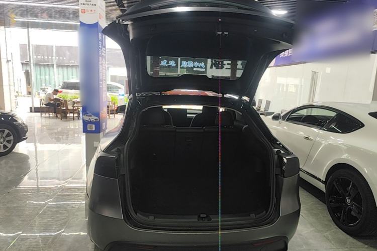 Used Tesla Model Y 2022 Rear-Wheel-Drive Version Trunk
