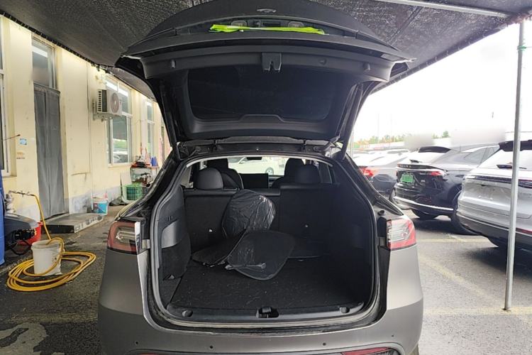 Used Tesla Model Y 2022 Rear-Wheel-Drive Version Trunk