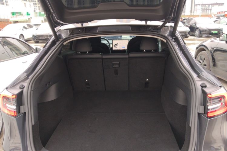Used Tesla Model Y 2022 Rear-Wheel-Drive Version Trunk