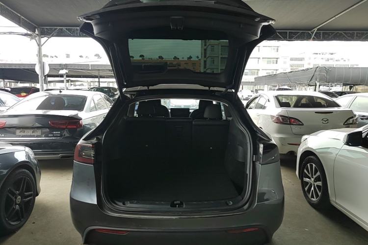 Used Tesla Model Y 2022 Rear-Wheel-Drive Version Trunk