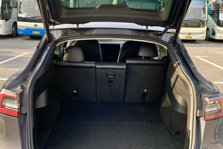 Used Tesla Model Y 2022 Rear-Wheel-Drive Version Trunk