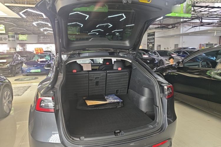 Used Tesla Model Y 2022 Rear-Wheel-Drive Version Trunk