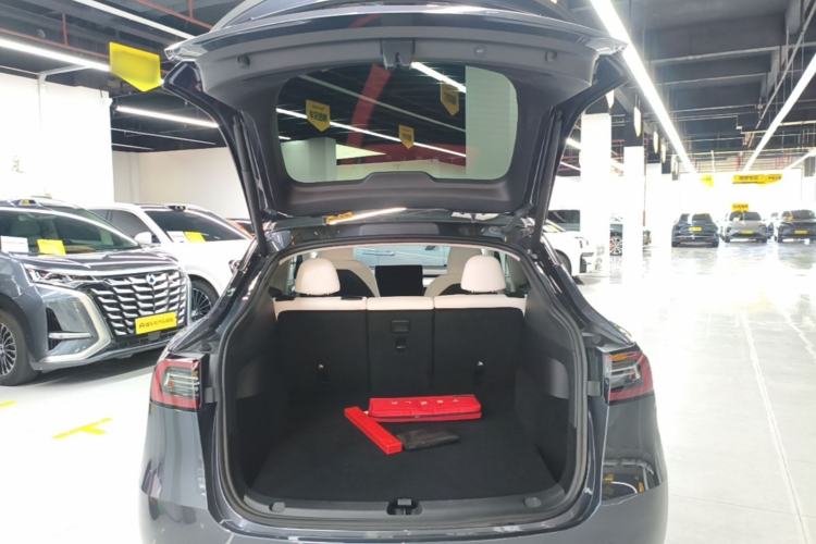Used Tesla Model Y 2022 Performance High-Performance All-Wheel-Drive Version Trunk
