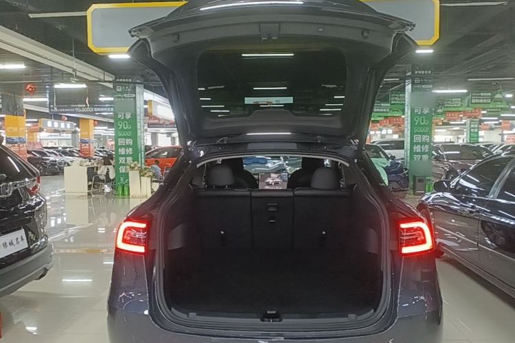 Used Tesla Model Y 2022 Long-Range All-Wheel-Drive Version Trunk