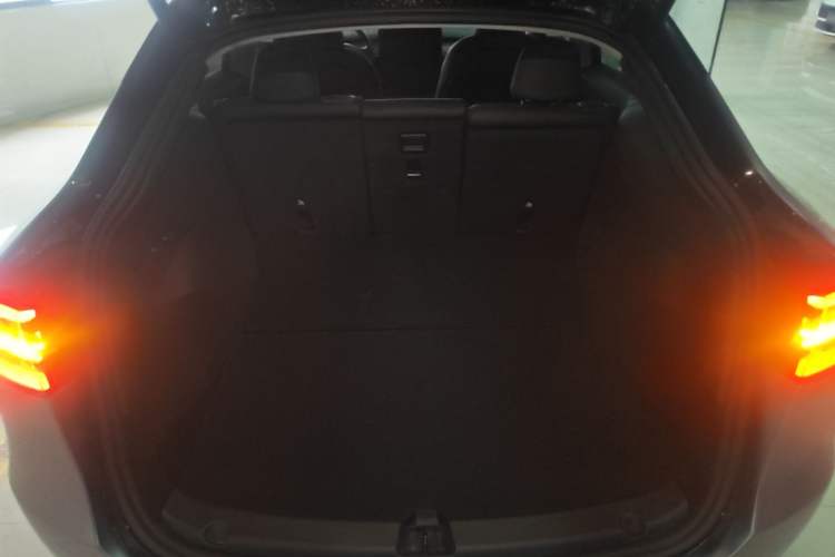 Used Tesla Model Y 2022 Rear-Wheel-Drive Version Trunk