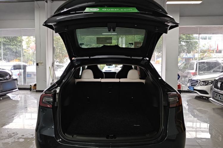 Used Tesla Model Y 2022 Performance High-Performance All-Wheel-Drive Version Trunk
