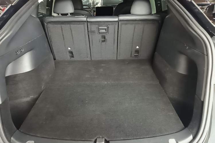Used Tesla Model Y 2022 Performance High-Performance All-Wheel-Drive Version Trunk