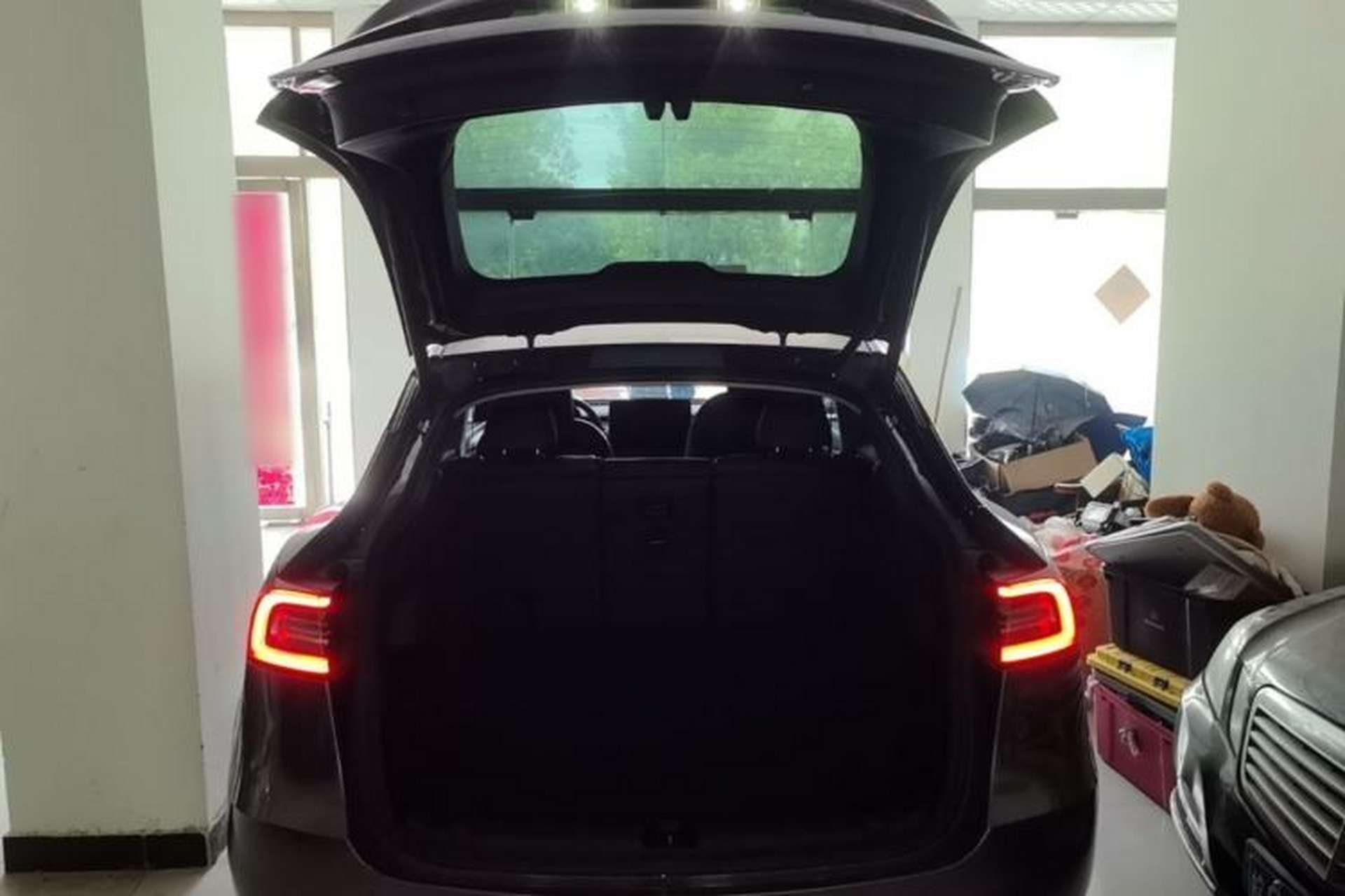 Used Tesla Model Y 2022 Long-Range All-Wheel-Drive Version Trunk