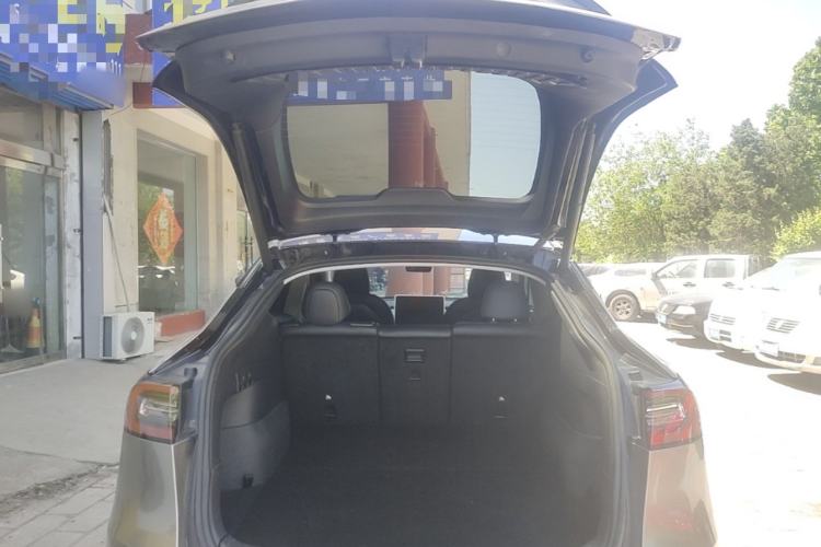 Used Tesla Model Y 2022 Rear-Wheel-Drive Version Trunk
