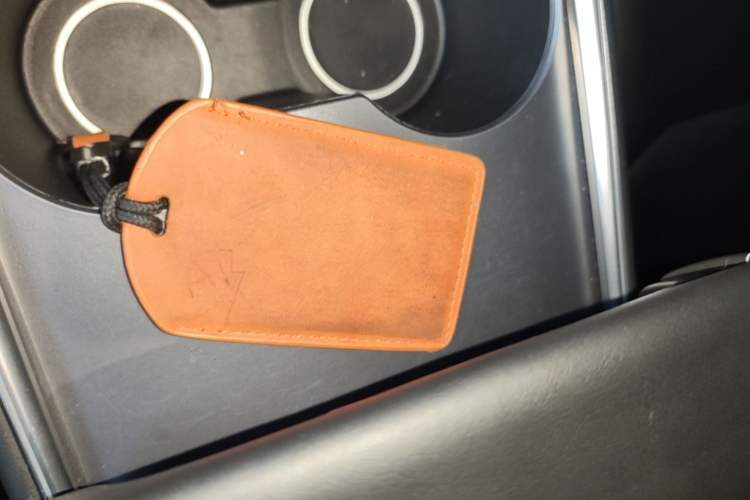 Used Tesla Model Y 2022 Long-Range All-Wheel-Drive Version Vehicle Key